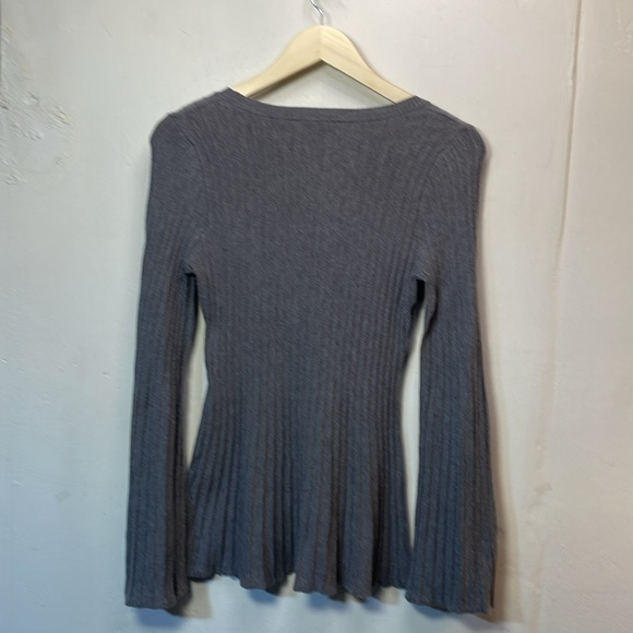 CYRUS Fitted Round Neck Flair Bottom Bell Sleeve Grey Flirty Sweater  -S- #0024 - Picture 2 of 10